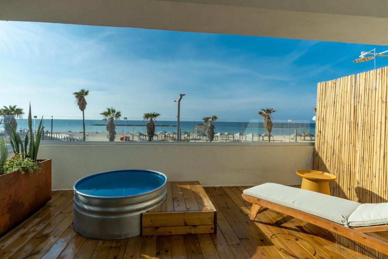 The Seven Seas Hotel
