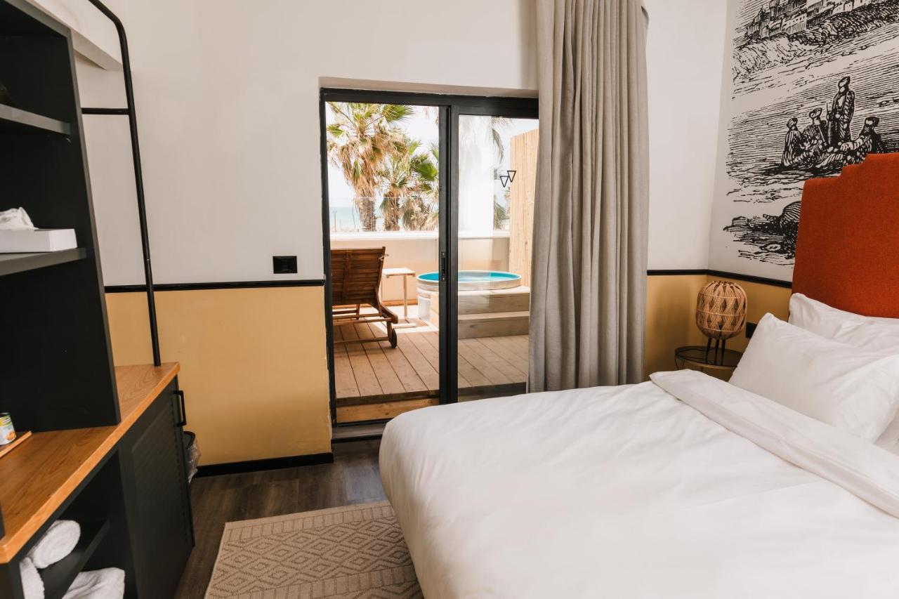 The Seven Seas Hotel *